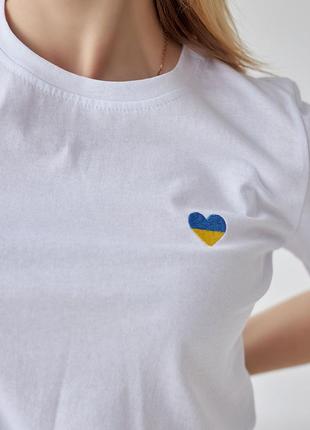 Женская футболка с вышивкой. футболка с вышитым сердцем3 фото