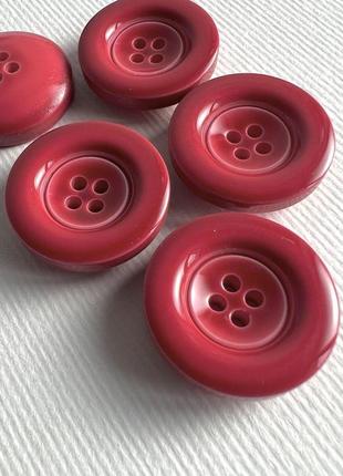 Ґудзик костюмний декоративний з бортиком 4отв червоний 17мм пластик