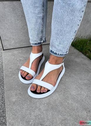 Сандалі білі шкіра перепліт.