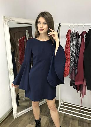 Стильное платье с трендовыми широкими рукавами zara