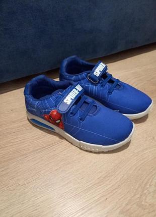 Кроссовки детские