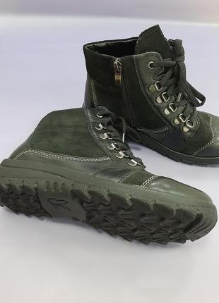 Жіночі черевики.