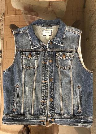 Джинсова жилетка forever 21