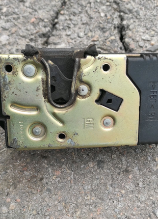 Замок правый задний опель вектра б