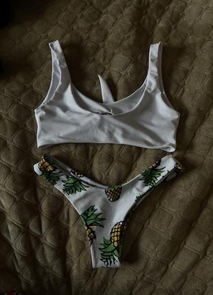 Жіночий купальник білий