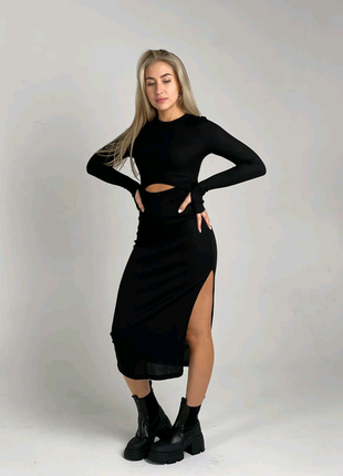 Жіноча сукня міді з вирізом7 фото