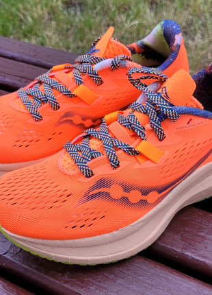 Жіночі кросівки saucony endorphin pro 2 campfire story розмір 368 фото