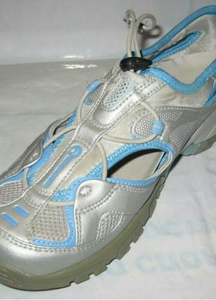 Нові кросівки сандалі аквашузи outventure hybrid w