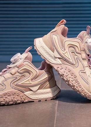 Стильні кросівки