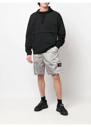 Нейлоновые шорты stone island1 фото