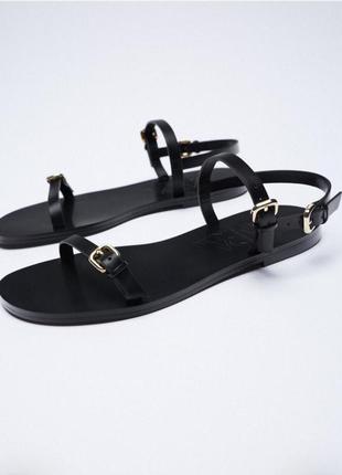 Босоніжки zara із шкіряними ремінцями39