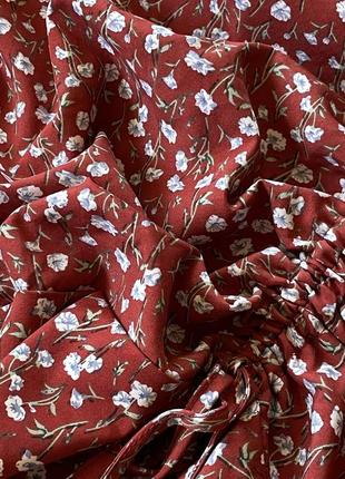 Коротка спідниця спідничка юбка в квіти в квітковий принт shein шейн червона на стяжці зі стяжкою висока посадка6 фото
