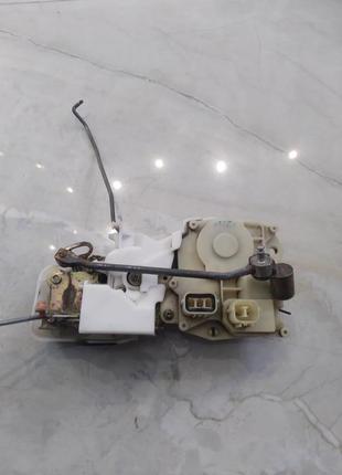 Замок двері передній лівий для acura mdx (yd1) 00-06