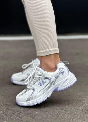 Женские кроссовки с серебряно-фиолетовыми вставками👟