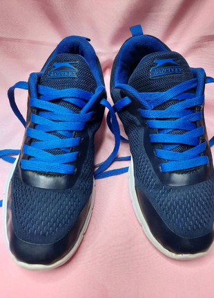 Кросівки бігові  slazenger
p.36.5