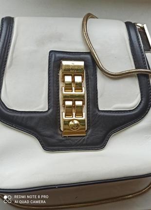 Louis vuitton стильна сумка на золотистому ремінці***3 фото