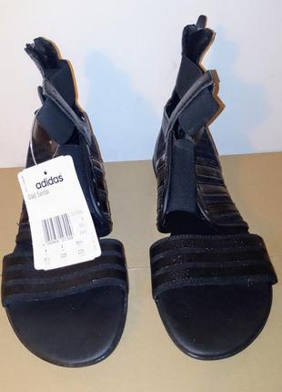 Чорні босоніжки аdidas. розмір 35-36