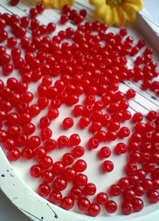 Пластикові намистини люкс. розмір — 4 мм. колір червоний. паковання — 5 грамів (приб.161 шт.)