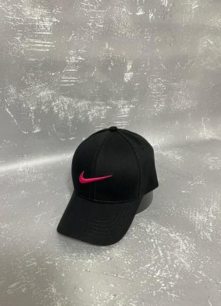 Чорна кепка з рожевою вишивкою nike (найк)