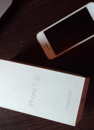 Apple iphone 5s 16gb (білий космос)
