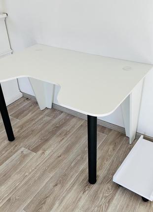 Геймерський комп'ютерний стіл kiberstol - white lite12 фото