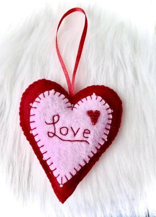 Фетрове сердечко ручної роботи. валентинка. текстильне серце на день святого валентина.3 фото