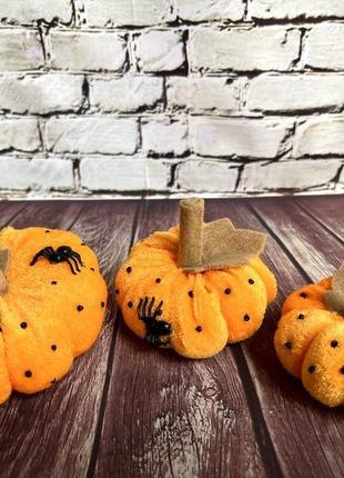 Оранжевые тыквы с паучками. тыквы на хэллоуин, осенний декор halloween1 фото