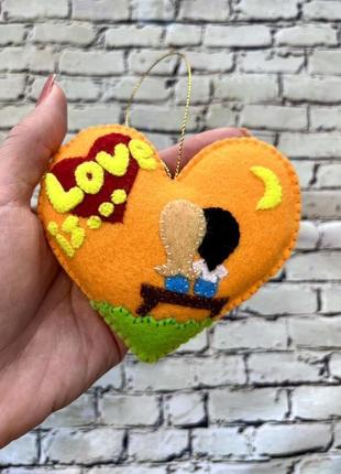 Сердечко love is ручной работы, подарок ко дню влюбленных