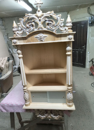 Домашній іконостас. кутова поличка для ікон. іконниця.