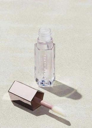 Блиск для губ fenty beauty gloss bomb universal lip luminizer — glass slipper 068 фото