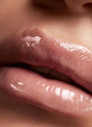 Блиск для губ fenty beauty gloss bomb universal lip luminizer — glass slipper 065 фото