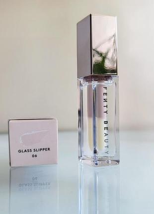 Блиск для губ fenty beauty gloss bomb universal lip luminizer — glass slipper 069 фото