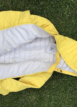 Весняна ,легка курточка