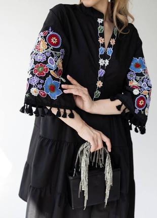 Женское черное вышитое платье, вышиванка с цветами3 фото