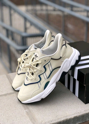 Жіночі кросівки adidas ozweego milk white