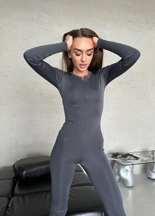 Жіночий комбінезон