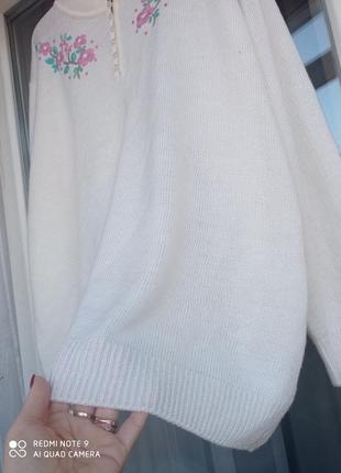 Красивый свитерик джемпер с вышивкой2 фото
