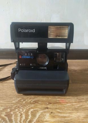 Polaroid не пошарпаний працює, але без касету