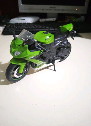 Продам модель мотоцикла kawasaki