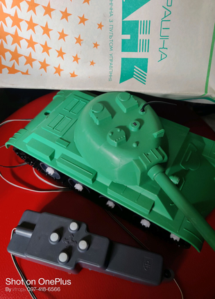 Іграшка танк на дистанційному керуванні2 фото