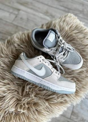 Женские кроссовки серые с белым nike dunk disrupt grey white