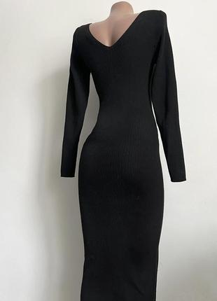 Идеальное платье по фигуре черное в рубчик