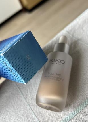 Стійка тональна основа kiko blue me energizing effect foundation 02 light neutral mac clarins3 фото