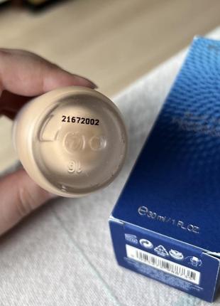 Стійка тональна основа kiko blue me energizing effect foundation 02 light neutral mac clarins6 фото