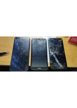 Продаж трьох пошкоджених смартфонів