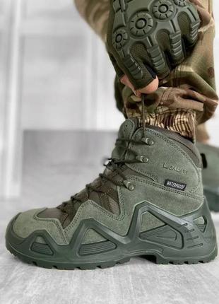 Тактичні військові черевики хакі lowa waterproof2 фото
