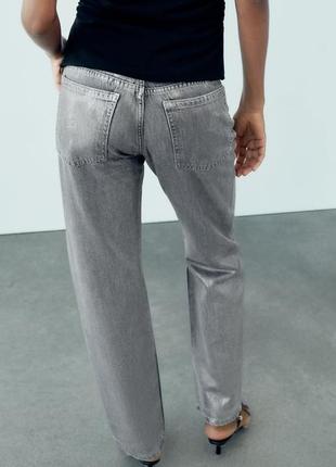 Стильные металлизированные джинсы zara straight прямые5 фото