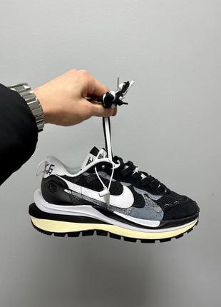 Кроссовки nike vaporwaffle sport fuschia x sacai black