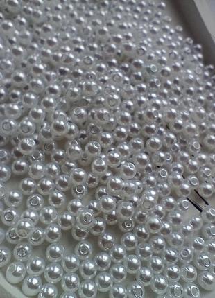 Пластикові намистини люкс. розмір — 4 мм. колір білий. паковання — 5 грамів (приб.161 шт.)