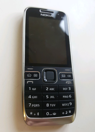Nokia e52